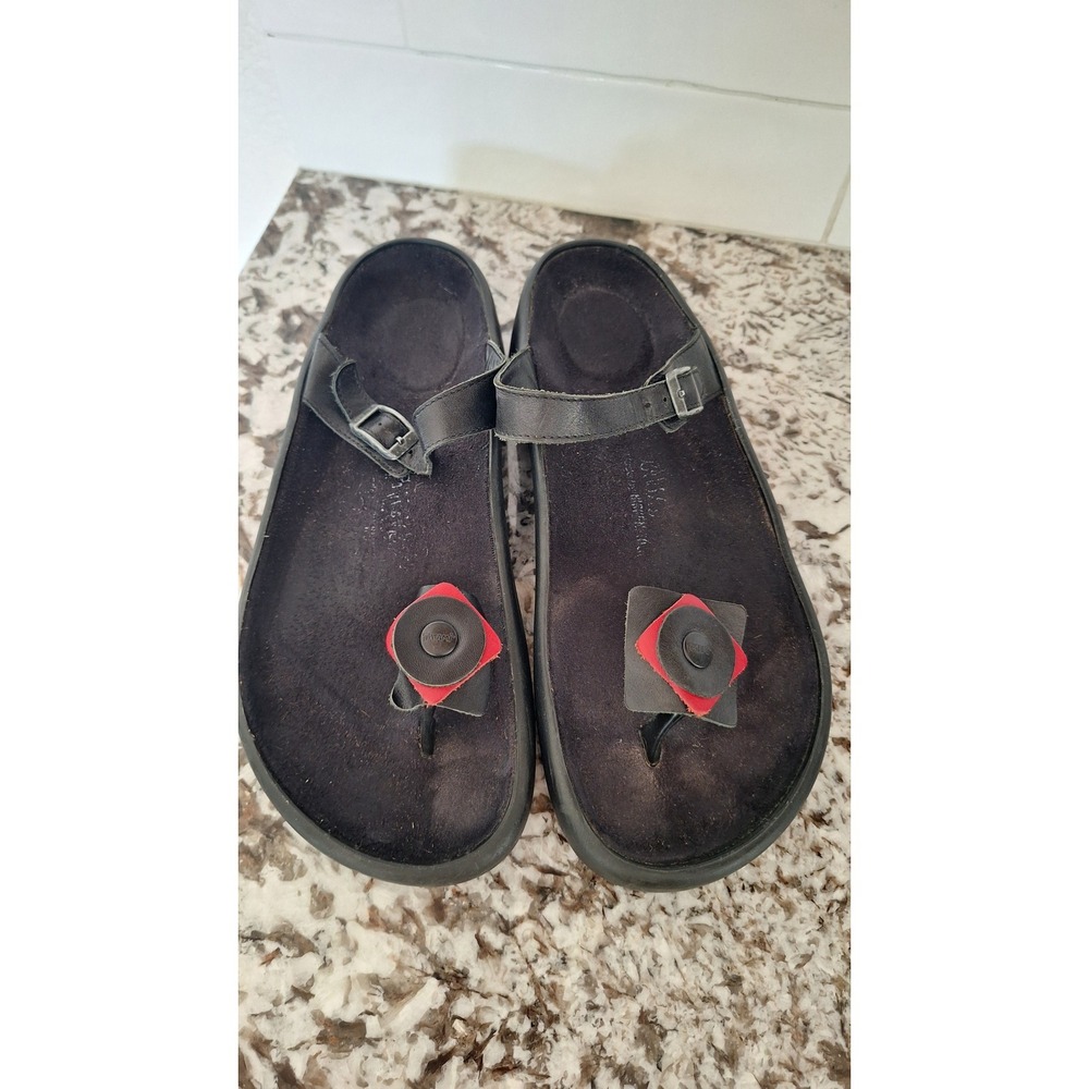 Tatami by Birkenstock Womens Black Leather Thong Sandals Red Accent Geometric